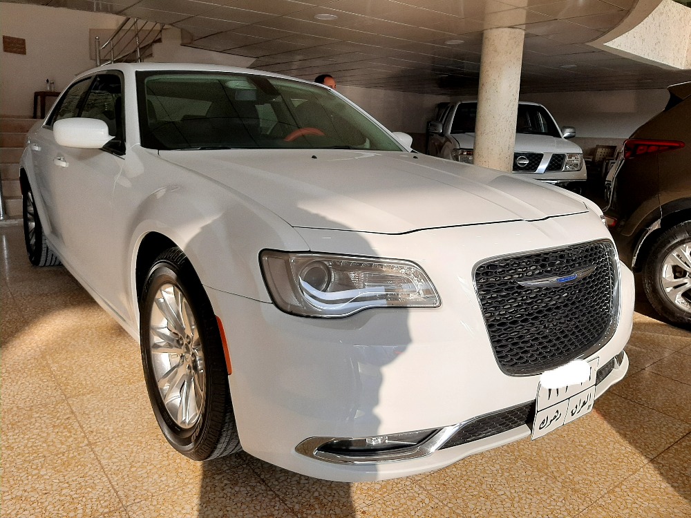 کرایسلەر 300